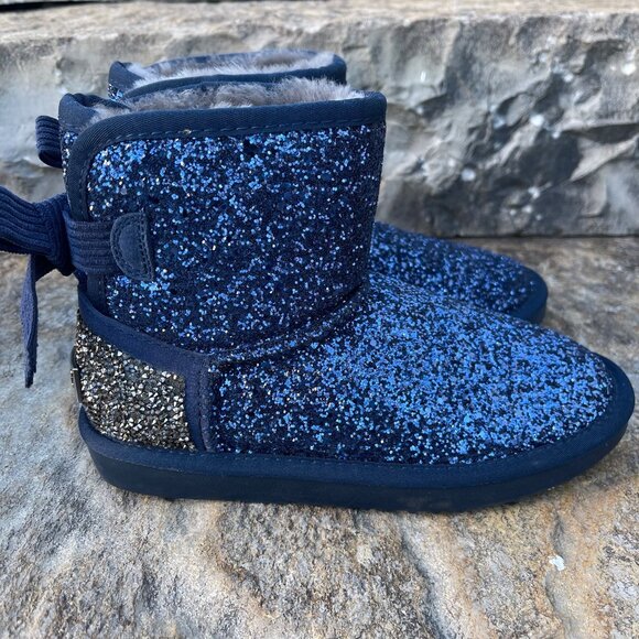 Women Glitter Sheepskin Boots Size 5 Cozy Warm Classic Winter Luxe Sparkle Bow - Picture 1 of 10